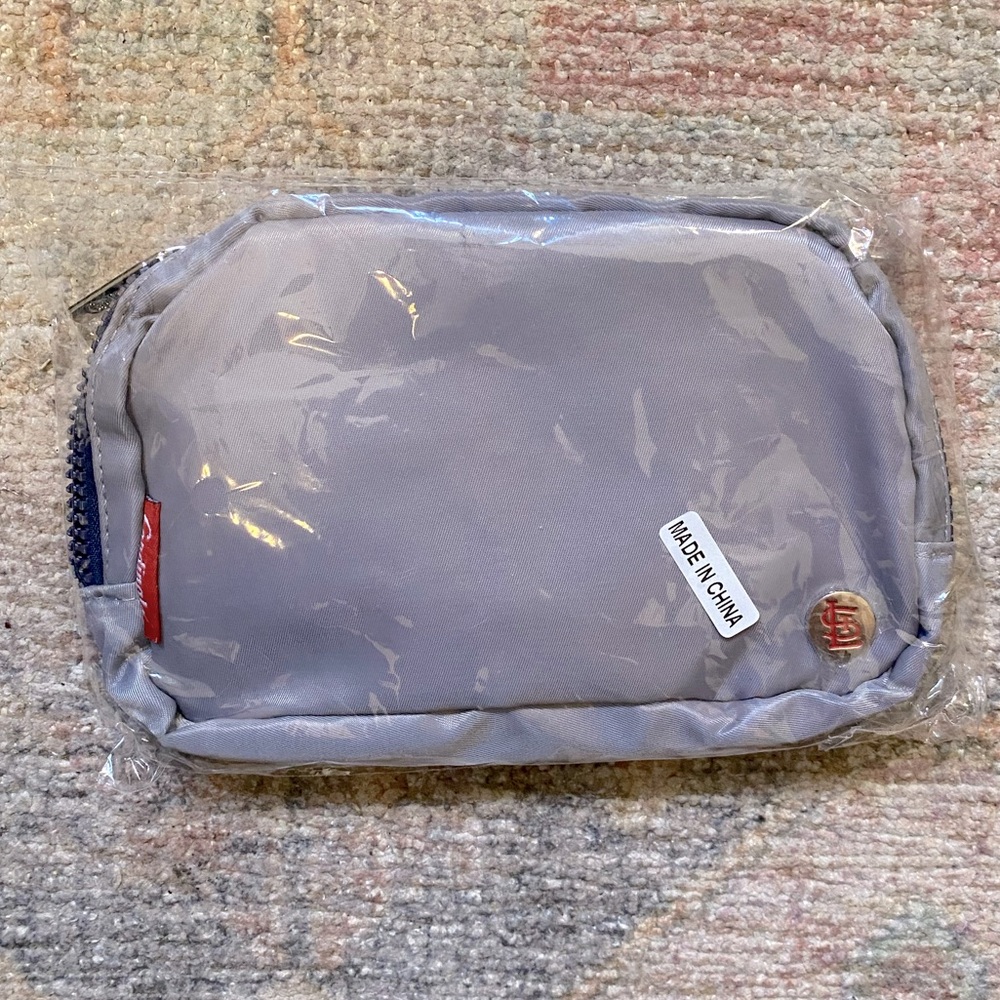 New!!! St. Louis Cardinals New in Package Belt Bag